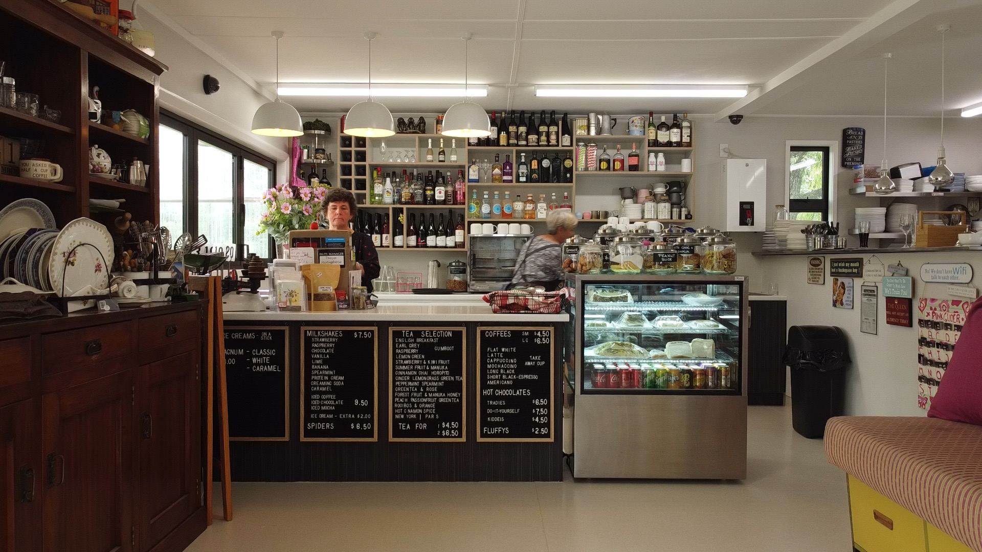 Easter lunch in Omarama what’s not to like? AOPA NZ